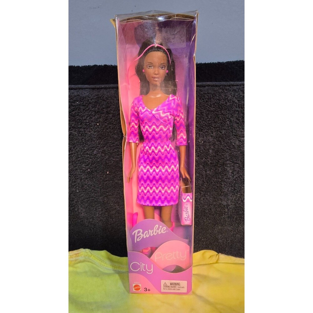 2002 Barbie City Pretty B2822 African American Doll NRFB Pink Zig Zag Dress